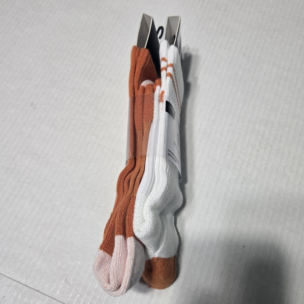 Set of 2 Warm Holiday Socks Texas Longhorn Fans Bevo Socks Hook Em OSFM  NEW - Picture 3 of 13
